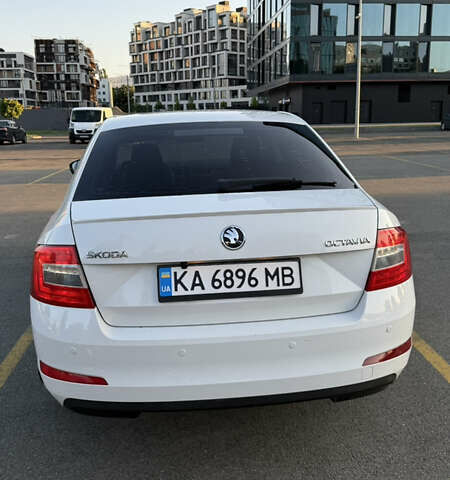 Шкода Октавия 2014 в Киеве на Automoto.ua Белый Шкода Октавия, объемом двигателя 1.8 л и пробегом 279 тыс. км за 9900 $, фото 7 на Automoto.ua