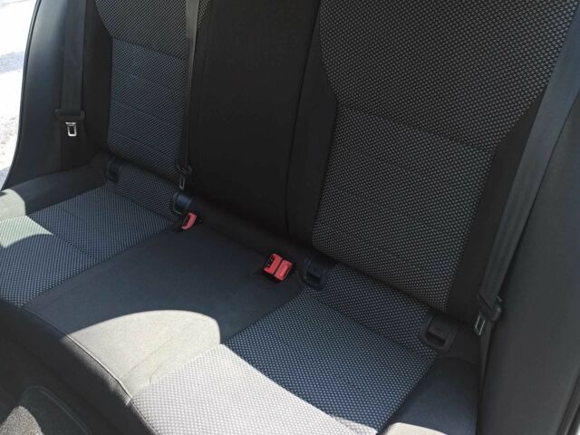 Белый Шкода Октавия, объемом двигателя 1.2 л и пробегом 220 тыс. км за 9000 $, фото 8 на Automoto.ua