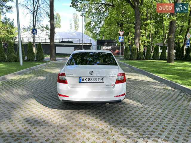 Белый Шкода Октавия, объемом двигателя 1.2 л и пробегом 152 тыс. км за 10800 $, фото 3 на Automoto.ua