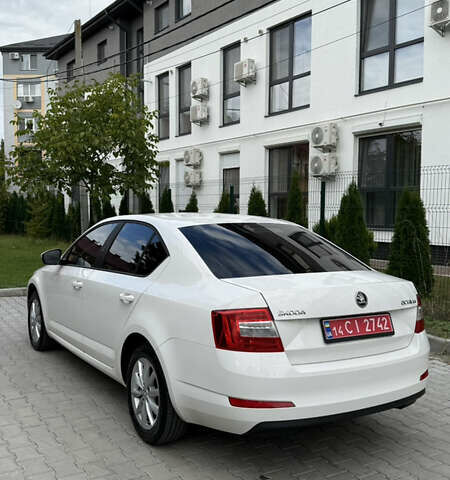 Шкода Октавия 2014 в Ужгороде на Automoto.ua Белый Шкода Октавия, объемом двигателя 1.6 л и пробегом 270 тыс. км за 8950 $, фото 6 на Automoto.ua