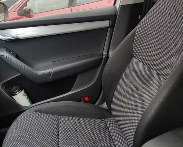 Белый Шкода Октавия, объемом двигателя 1.8 л и пробегом 130 тыс. км за 10599 $, фото 3 на Automoto.ua