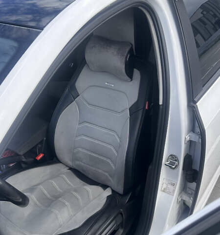 Білий Шкода Октавія, об'ємом двигуна 1.6 л та пробігом 261 тис. км за 10000 $, фото 7 на Automoto.ua