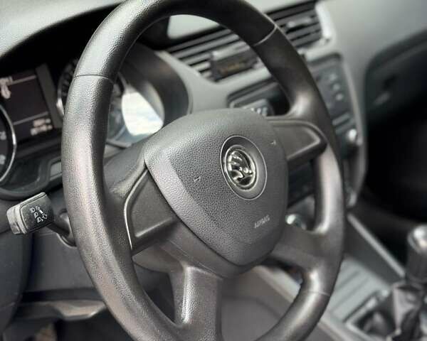Белый Шкода Октавия, объемом двигателя 1.4 л и пробегом 289 тыс. км за 8000 $, фото 13 на Automoto.ua