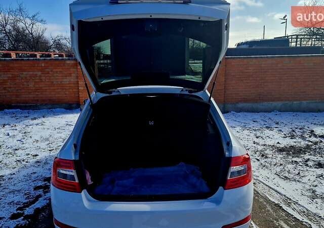 Білий Шкода Октавія, об'ємом двигуна 1.4 л та пробігом 200 тис. км за 12000 $, фото 8 на Automoto.ua