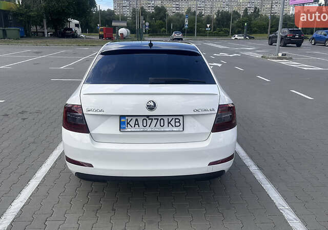 Білий Шкода Октавія, об'ємом двигуна 1.6 л та пробігом 261 тис. км за 10000 $, фото 4 на Automoto.ua
