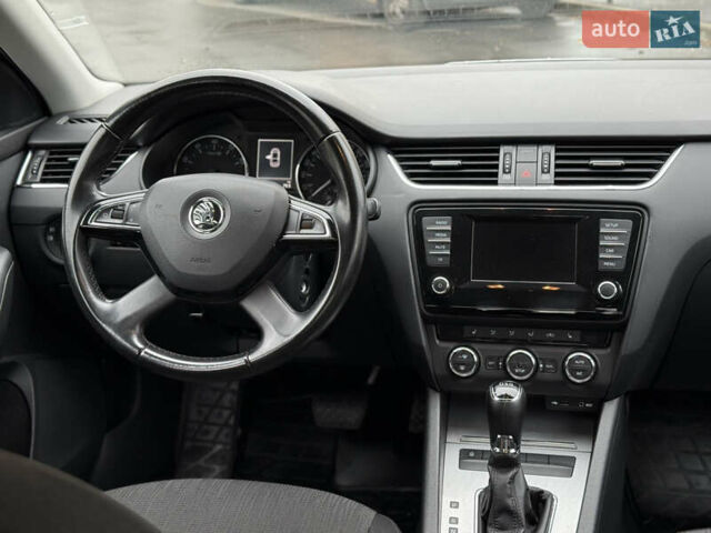 Белый Шкода Октавия, объемом двигателя 1.4 л и пробегом 181 тыс. км за 10200 $, фото 10 на Automoto.ua