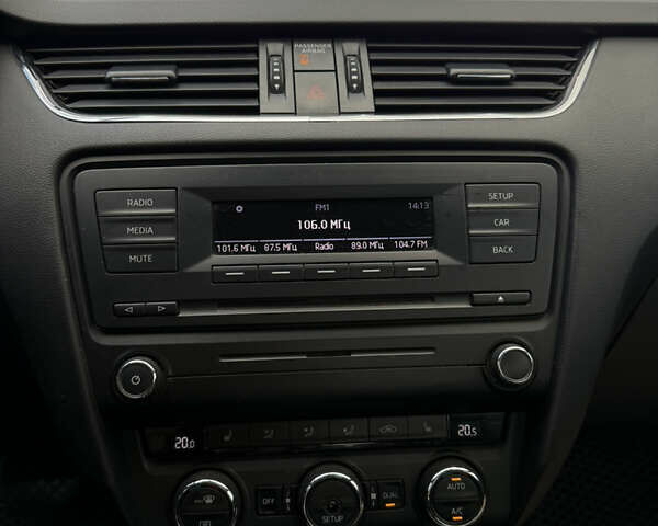 Белый Шкода Октавия, объемом двигателя 1.4 л и пробегом 130 тыс. км за 10000 $, фото 14 на Automoto.ua