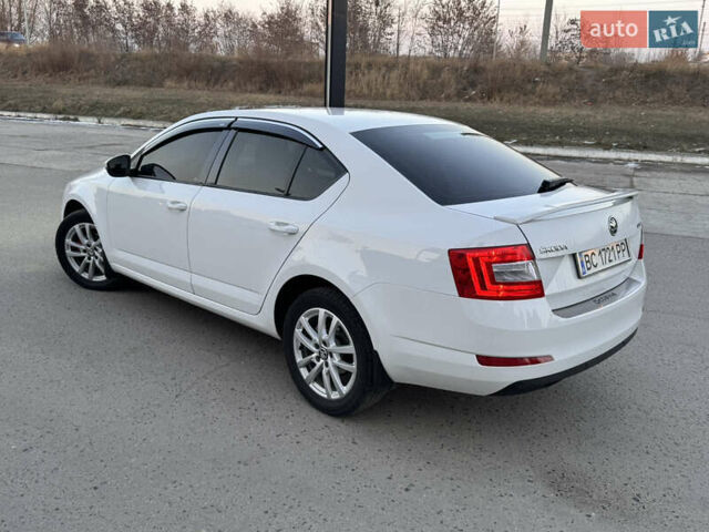 Белый Шкода Октавия, объемом двигателя 1.6 л и пробегом 280 тыс. км за 9000 $, фото 2 на Automoto.ua