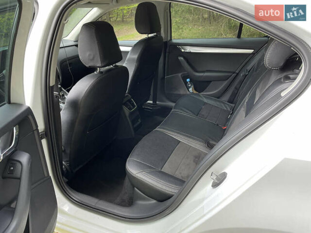 Белый Шкода Октавия, объемом двигателя 1.8 л и пробегом 287 тыс. км за 8500 $, фото 18 на Automoto.ua