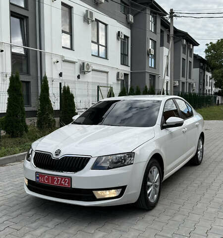 Шкода Октавия 2014 в Ужгороде на Automoto.ua Белый Шкода Октавия, объемом двигателя 1.6 л и пробегом 270 тыс. км за 8950 $, фото 2 на Automoto.ua