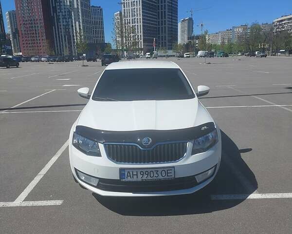 Білий Шкода Октавія, об'ємом двигуна 1.8 л та пробігом 120 тис. км за 12500 $, фото 1 на Automoto.ua