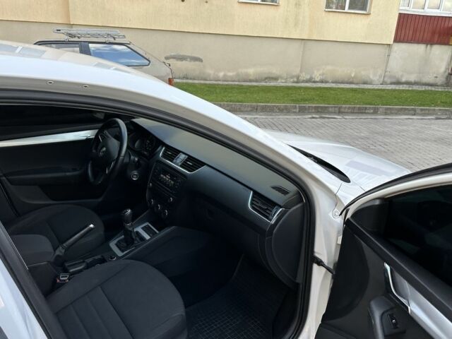 Білий Шкода Октавія, об'ємом двигуна 1.6 л та пробігом 180 тис. км за 10700 $, фото 17 на Automoto.ua