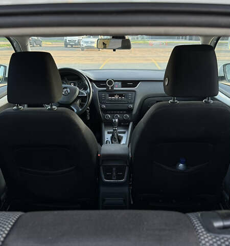 Шкода Октавия 2014 в Киеве на Automoto.ua Белый Шкода Октавия, объемом двигателя 1.8 л и пробегом 279 тыс. км за 9900 $, фото 9 на Automoto.ua
