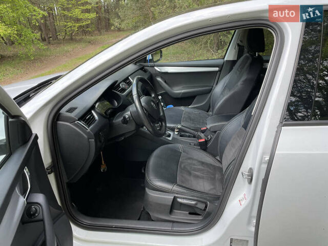 Белый Шкода Октавия, объемом двигателя 1.8 л и пробегом 287 тыс. км за 8500 $, фото 19 на Automoto.ua