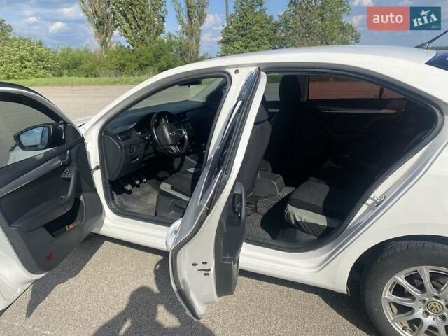 Білий Шкода Октавія, об'ємом двигуна 1.6 л та пробігом 275 тис. км за 9350 $, фото 16 на Automoto.ua