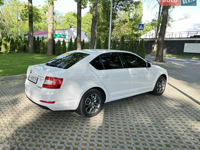 Белый Шкода Октавия, объемом двигателя 1.2 л и пробегом 152 тыс. км за 10800 $, фото 4 на Automoto.ua