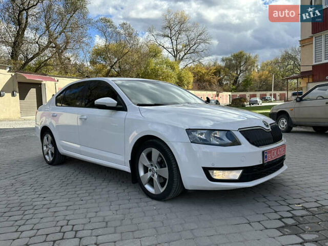 Шкода Октавия 2014 в Каменце-Подольском на Automoto.ua Белый Шкода Октавия, объемом двигателя 1.6 л и пробегом 180 тыс. км за 10800 $, фото 12 на Automoto.ua