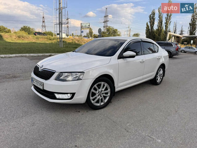 Белый Шкода Октавия, объемом двигателя 1.6 л и пробегом 280 тыс. км за 9500 $, фото 2 на Automoto.ua