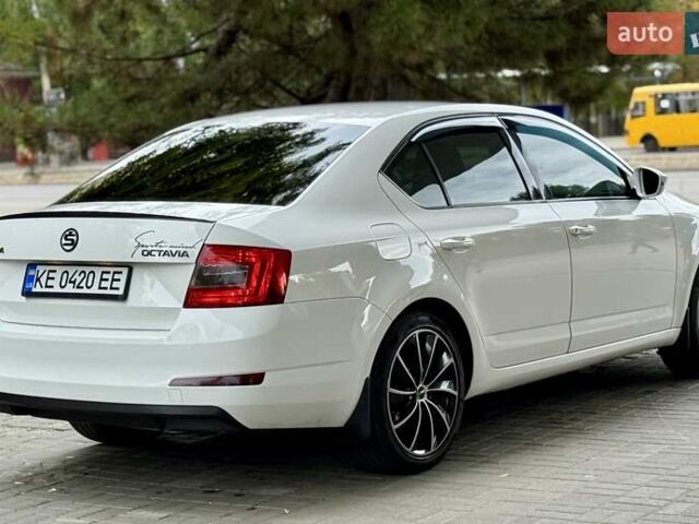 Белый Шкода Октавия, объемом двигателя 1.2 л и пробегом 179 тыс. км за 8800 $, фото 1 на Automoto.ua