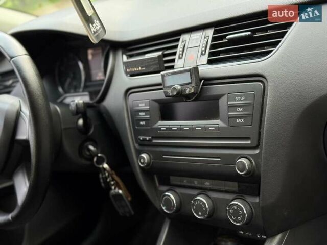 Белый Шкода Октавия, объемом двигателя 1.4 л и пробегом 287 тыс. км за 8299 $, фото 10 на Automoto.ua