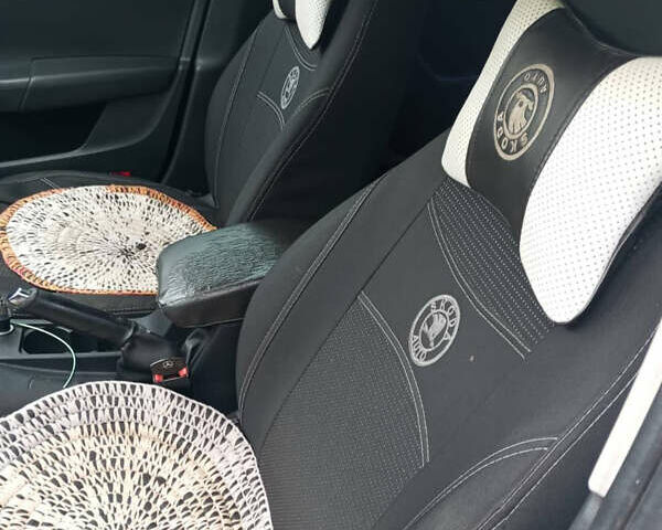 Білий Шкода Октавія, об'ємом двигуна 1.4 л та пробігом 255 тис. км за 9500 $, фото 4 на Automoto.ua