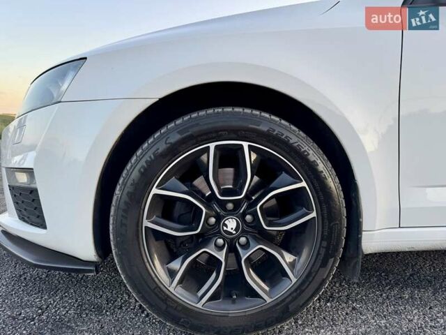 Шкода Октавия 2014 в Днепре (Днепропетровске) на Automoto.ua Белый Шкода Октавия, объемом двигателя 1.8 л и пробегом 230 тыс. км за 12000 $, фото 7 на Automoto.ua