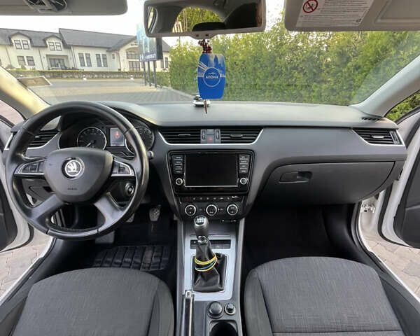 Шкода Октавія 2014 у Хусте на Automoto.ua Білий Шкода Октавія, об'ємом двигуна 1.97 л та пробігом 252 тис. км за 12200 $, фото 54 на Automoto.ua