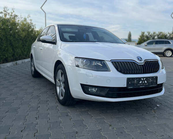 Шкода Октавія 2014 у Хусте на Automoto.ua Білий Шкода Октавія, об'ємом двигуна 1.97 л та пробігом 252 тис. км за 12200 $, фото 25 на Automoto.ua