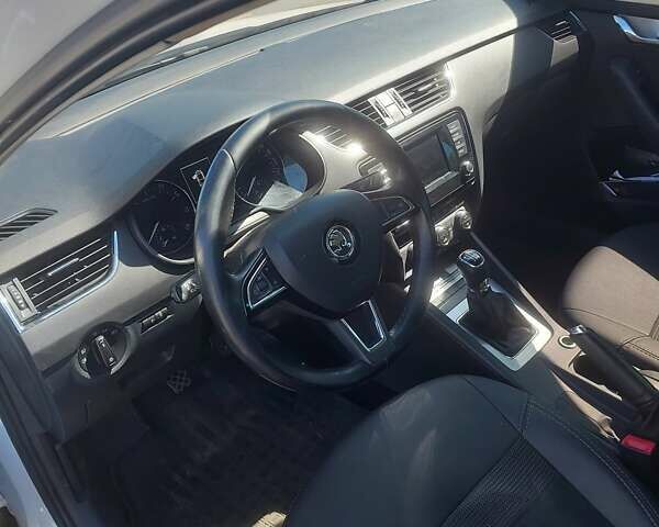 Білий Шкода Октавія, об'ємом двигуна 1.8 л та пробігом 120 тис. км за 12500 $, фото 4 на Automoto.ua