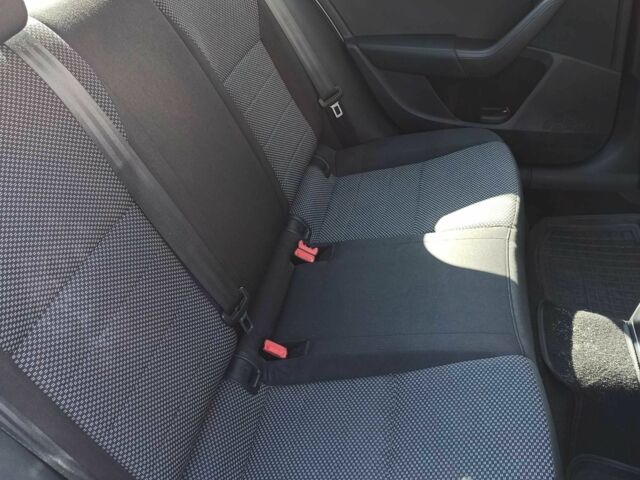 Белый Шкода Октавия, объемом двигателя 1.2 л и пробегом 220 тыс. км за 9000 $, фото 9 на Automoto.ua