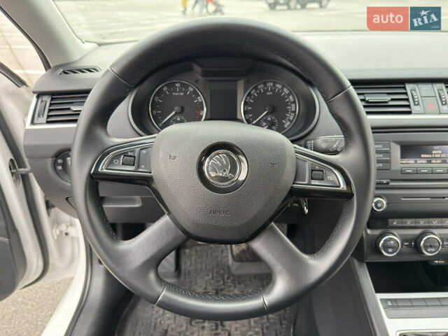Білий Шкода Октавія, об'ємом двигуна 1.4 л та пробігом 194 тис. км за 8800 $, фото 24 на Automoto.ua