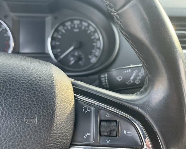 Шкода Октавія 2014 у Хусте на Automoto.ua Білий Шкода Октавія, об'ємом двигуна 1.97 л та пробігом 252 тис. км за 12200 $, фото 48 на Automoto.ua
