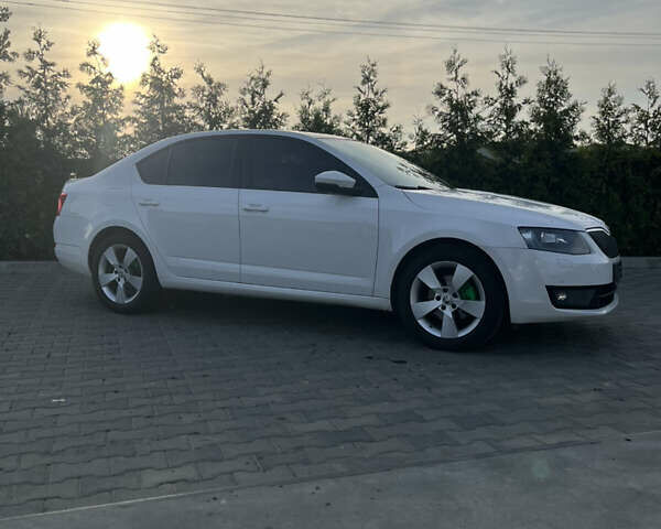 Шкода Октавія 2014 у Хусте на Automoto.ua Білий Шкода Октавія, об'ємом двигуна 1.97 л та пробігом 252 тис. км за 12200 $, фото 23 на Automoto.ua