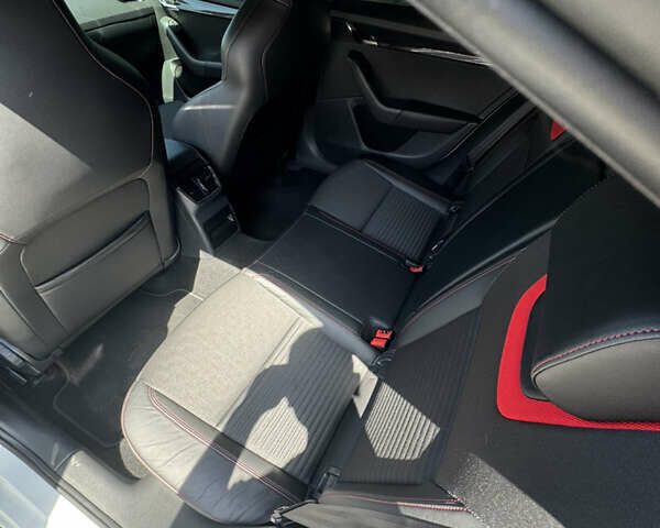 Белый Шкода Октавия, объемом двигателя 1.98 л и пробегом 126 тыс. км за 14500 $, фото 8 на Automoto.ua