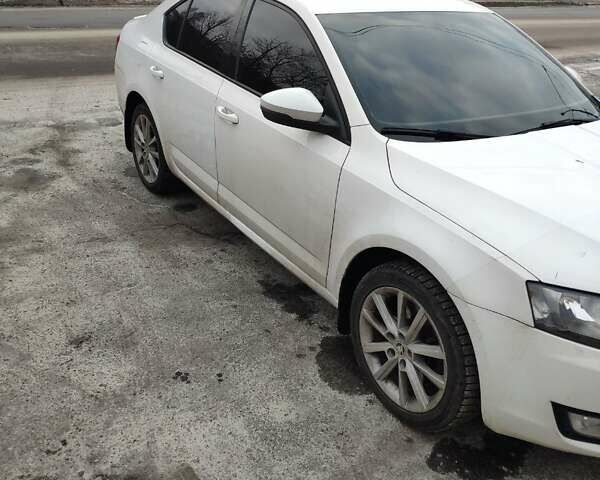 Белый Шкода Октавия, объемом двигателя 1.8 л и пробегом 130 тыс. км за 10599 $, фото 5 на Automoto.ua