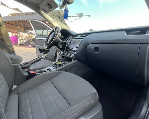 Шкода Октавія 2014 у Хусте на Automoto.ua Білий Шкода Октавія, об'ємом двигуна 1.97 л та пробігом 252 тис. км за 12200 $, фото 63 на Automoto.ua