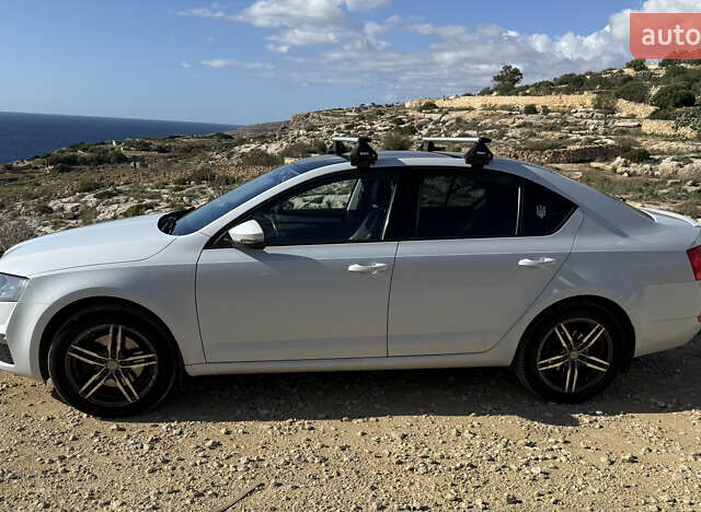 Белый Шкода Октавия, объемом двигателя 1.8 л и пробегом 287 тыс. км за 8500 $, фото 9 на Automoto.ua