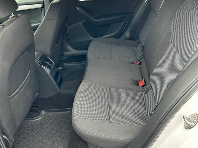 Белый Шкода Октавия, объемом двигателя 1.4 л и пробегом 230 тыс. км за 11000 $, фото 7 на Automoto.ua