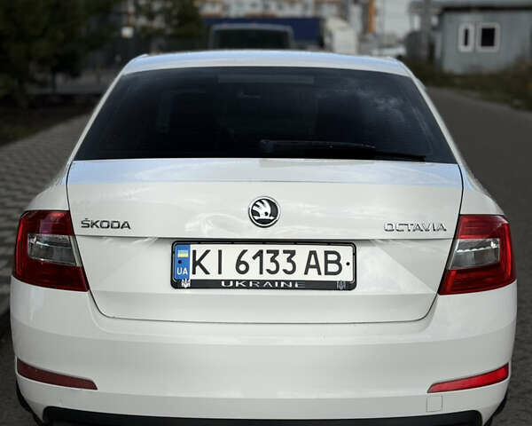 Белый Шкода Октавия, объемом двигателя 1.4 л и пробегом 130 тыс. км за 10000 $, фото 3 на Automoto.ua