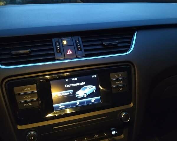 Белый Шкода Октавия, объемом двигателя 1.2 л и пробегом 139 тыс. км за 9399 $, фото 5 на Automoto.ua