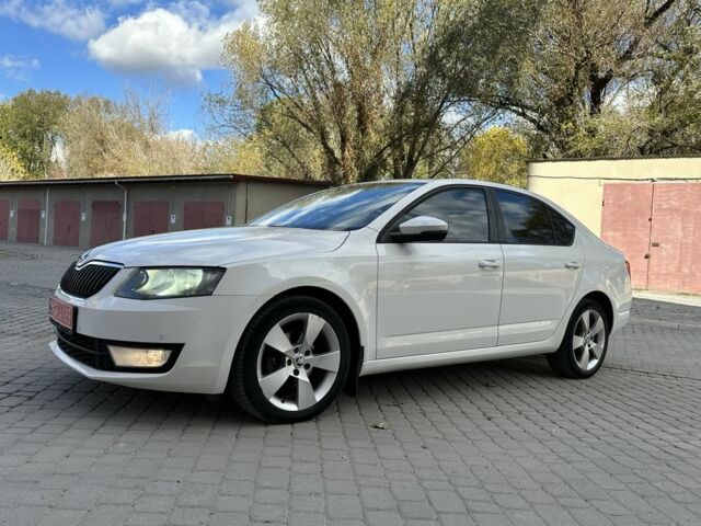Білий Шкода Октавія, об'ємом двигуна 1.6 л та пробігом 180 тис. км за 10700 $, фото 1 на Automoto.ua