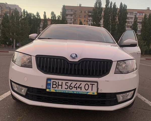 Белый Шкода Октавия, объемом двигателя 1.8 л и пробегом 171 тыс. км за 13000 $, фото 7 на Automoto.ua