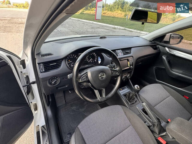 Белый Шкода Октавия, объемом двигателя 1.6 л и пробегом 280 тыс. км за 9500 $, фото 9 на Automoto.ua