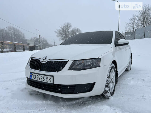 Білий Шкода Октавія, об'ємом двигуна 1.6 л та пробігом 202 тис. км за 11800 $, фото 3 на Automoto.ua