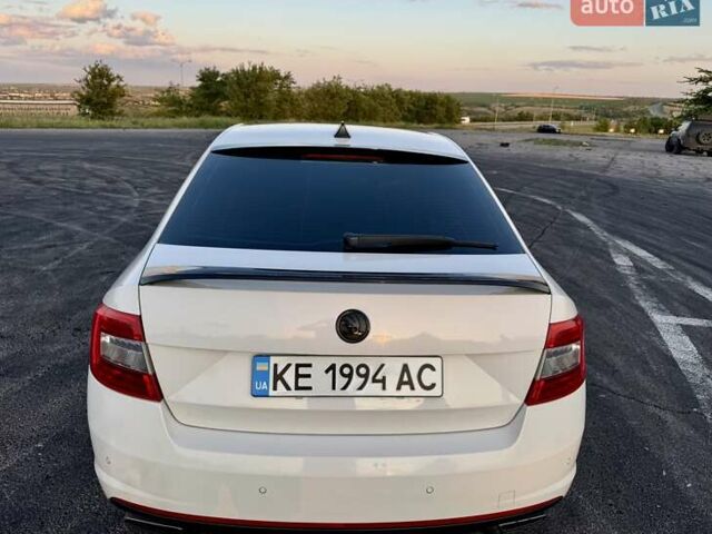 Шкода Октавия 2014 в Днепре (Днепропетровске) на Automoto.ua Белый Шкода Октавия, объемом двигателя 1.8 л и пробегом 230 тыс. км за 12000 $, фото 6 на Automoto.ua