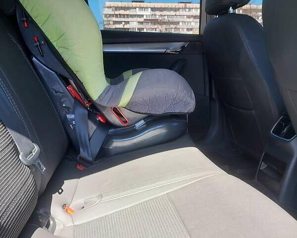 Білий Шкода Октавія, об'ємом двигуна 1.8 л та пробігом 120 тис. км за 12500 $, фото 6 на Automoto.ua