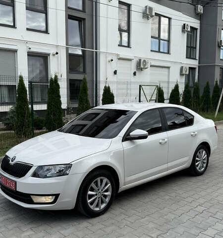 Шкода Октавия 2014 в Ужгороде на Automoto.ua Белый Шкода Октавия, объемом двигателя 1.6 л и пробегом 270 тыс. км за 8950 $, фото 3 на Automoto.ua