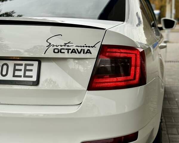 Белый Шкода Октавия, объемом двигателя 1.2 л и пробегом 179 тыс. км за 8800 $, фото 7 на Automoto.ua