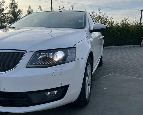 Шкода Октавія 2014 у Хусте на Automoto.ua Білий Шкода Октавія, об'ємом двигуна 1.97 л та пробігом 252 тис. км за 12200 $, фото 7 на Automoto.ua