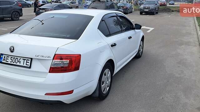 Білий Шкода Октавія, об'ємом двигуна 1.6 л та пробігом 183 тис. км за 9300 $, фото 3 на Automoto.ua